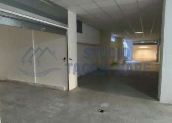 dfa146d5-1f07-4aa5-89c8-4cdbed8224ab.jpg - Box Via Fiume, Sanremo - foto 4