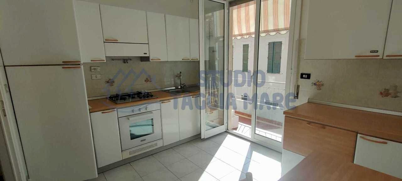 fd881456-50d8-4e1f-9d9d-07b5736837b6.jpg - Three-room apartment Via Lamarmora, Sanremo - photo 1