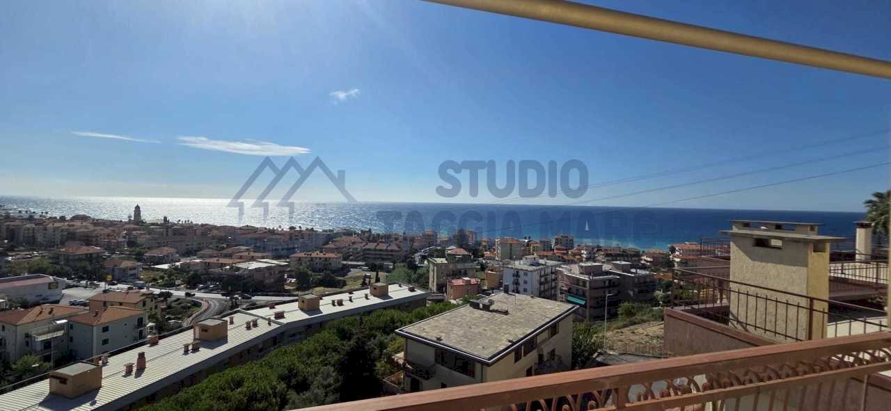 3.jpg - Quadrilocale Via Pastonchi, Riva Ligure - foto 1