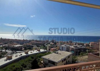 3.jpg - Quadrilocale Via Pastonchi, Riva Ligure - foto 1