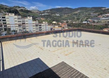 2.jpg - Quadrilocale Via Pastonchi, Riva Ligure - foto 4