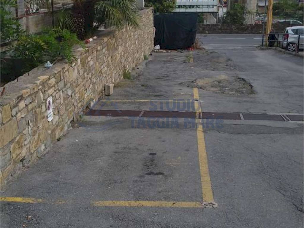 3.jpg - Box Strada Statale 1 27, Riva Ligure - foto 3