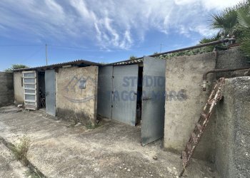 IMG_5566.JPG - Magazzino Via Terzorio, Santo Stefano al Mare - foto 1