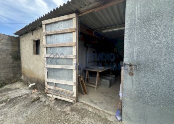 IMG_5562.JPG - Magazzino Via Terzorio, Santo Stefano al Mare - foto 4