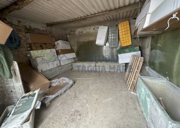 IMG_5565.JPG - Magazzino Via Terzorio, Santo Stefano al Mare - foto 11