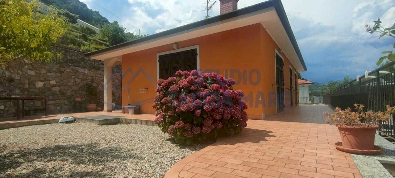 1fe75769-8d05-449b-9fcb-e3b998245b9d.jpg - Casa indipendente Corso della Repubblica, Camporosso - foto 1