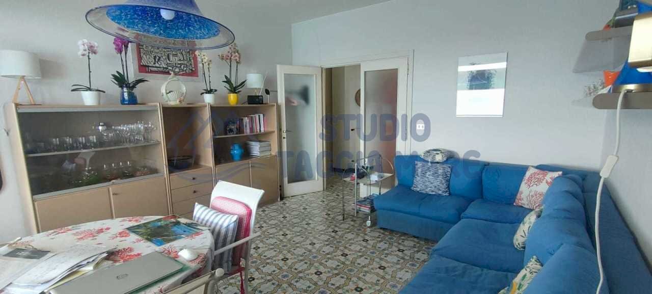 e67718fc-b67b-4d45-86d6-49af9c23a57f.jpg - Trilocale Via Aurelia Levante, Ospedaletti - foto 2