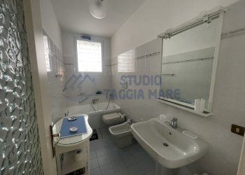 IMG_2504.JPG - Quadrilocale Via Cesare Balbo, Bordighera - foto 11