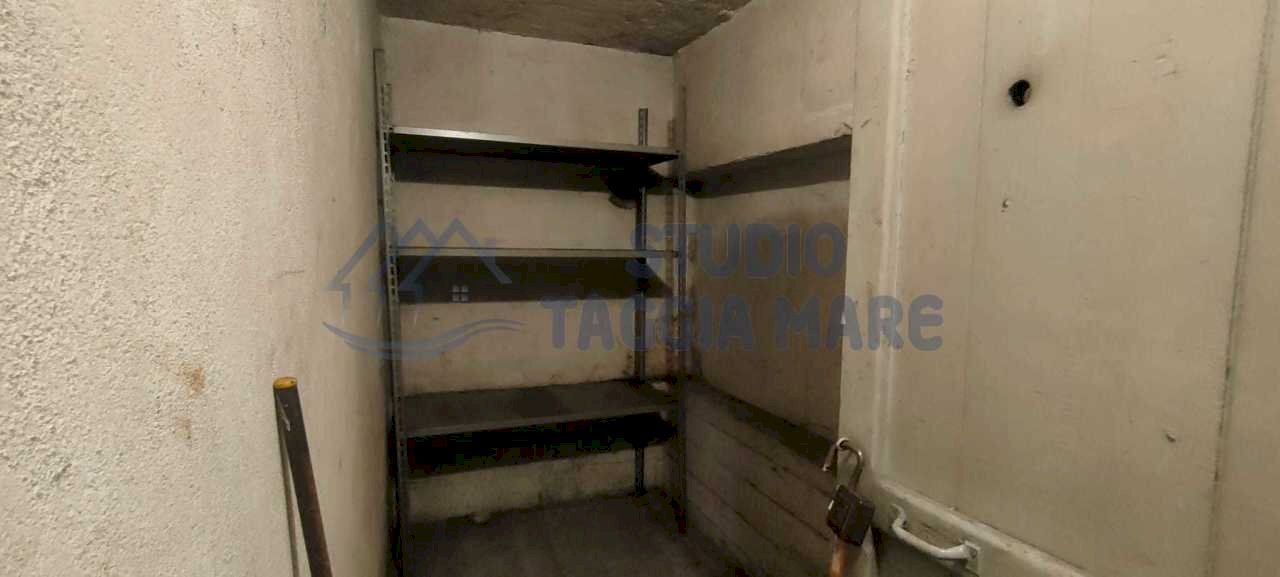 e6b1f63a-a403-4d9d-8ab7-543a9ee2201a.jpg - Capannone Via Zeffiro Massa 118, Sanremo - foto 3