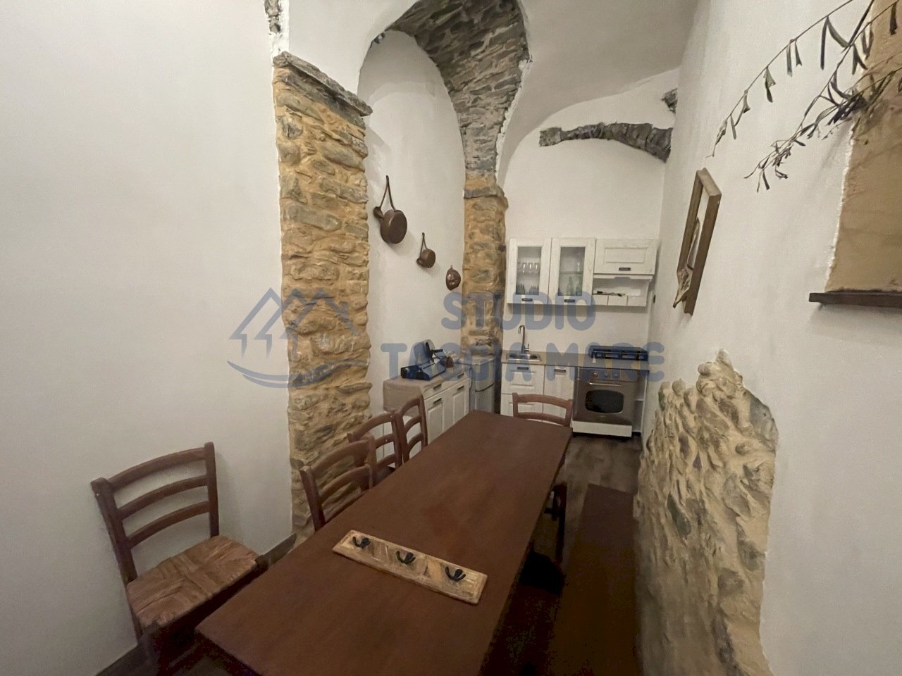 IMG_1476.JPG - Magazzino via san dalmazzo, Taggia - foto 3