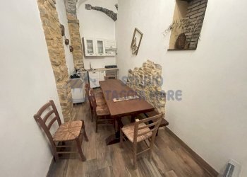 IMG_1475.JPG - Magazzino via san dalmazzo, Taggia - foto 2