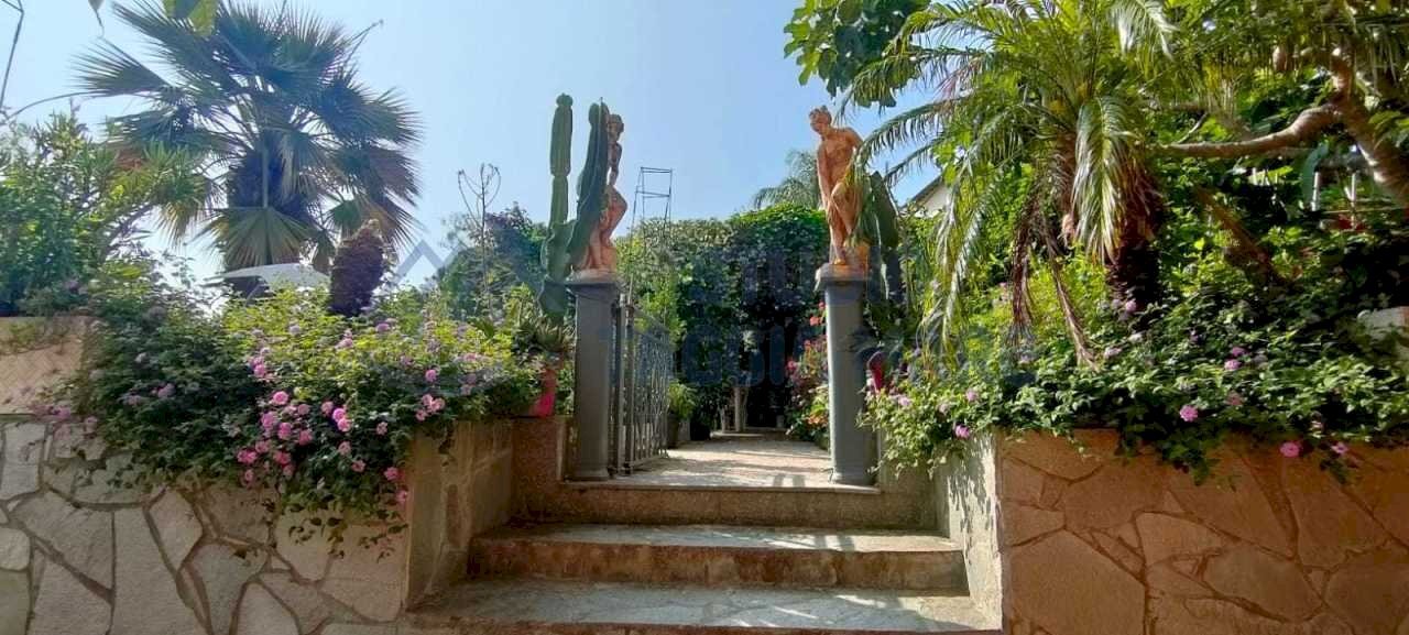 d7799a31-1beb-4590-ade4-a445199c2c0a.jpg - Apartment Via Padre Semeria 450, Sanremo - photo 2