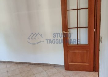 PHOTO-2023-03-06-10-41-40 10.jpg - Villa Via Fanny Roncati, Imperia - foto 22