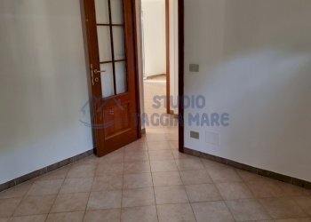 PHOTO-2023-03-06-10-41-40 11.jpg - Villa Via Fanny Roncati, Imperia - foto 23