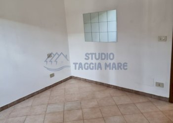 PHOTO-2023-03-06-10-41-40 13.jpg - Villa Via Fanny Roncati, Imperia - foto 25