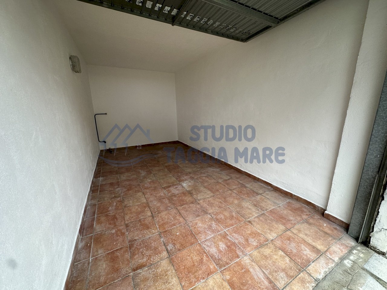 IMG_4314.JPG - Box Strada Casai, Riva Ligure - foto 1