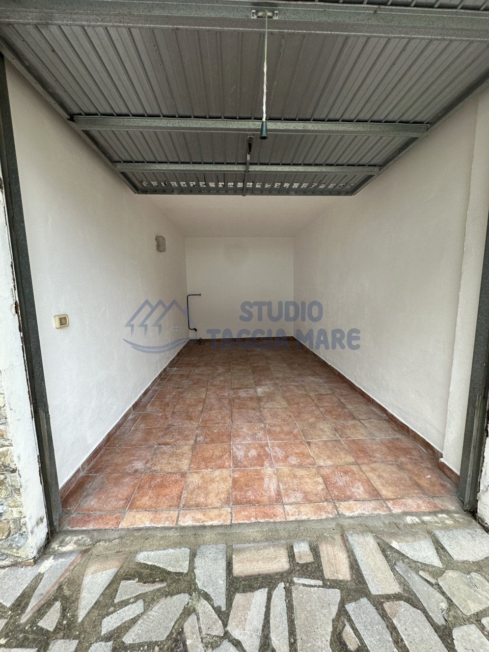 IMG_4312.JPG - Box Strada Casai, Riva Ligure - foto 3