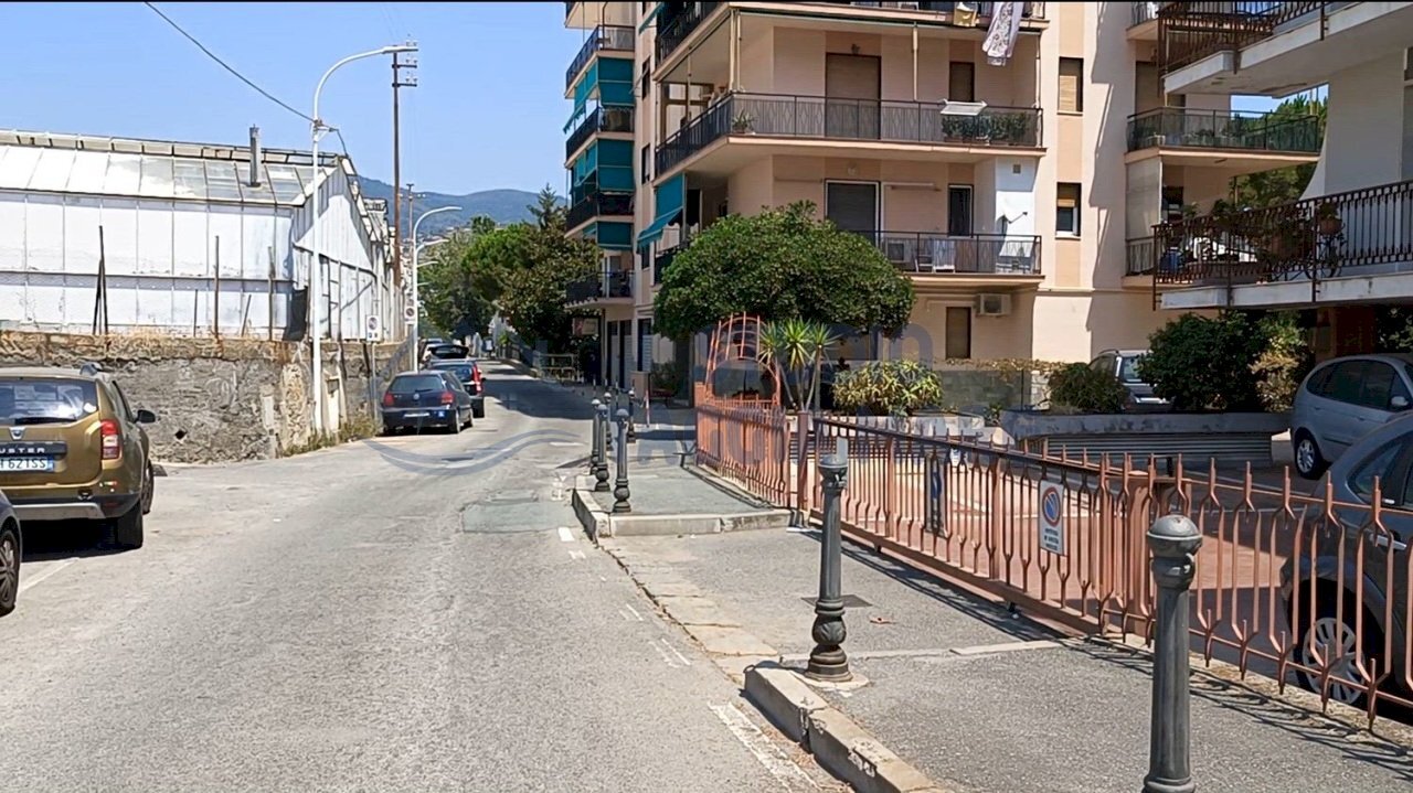 2.jpg - Box Via Beglini 11, Taggia - photo 1