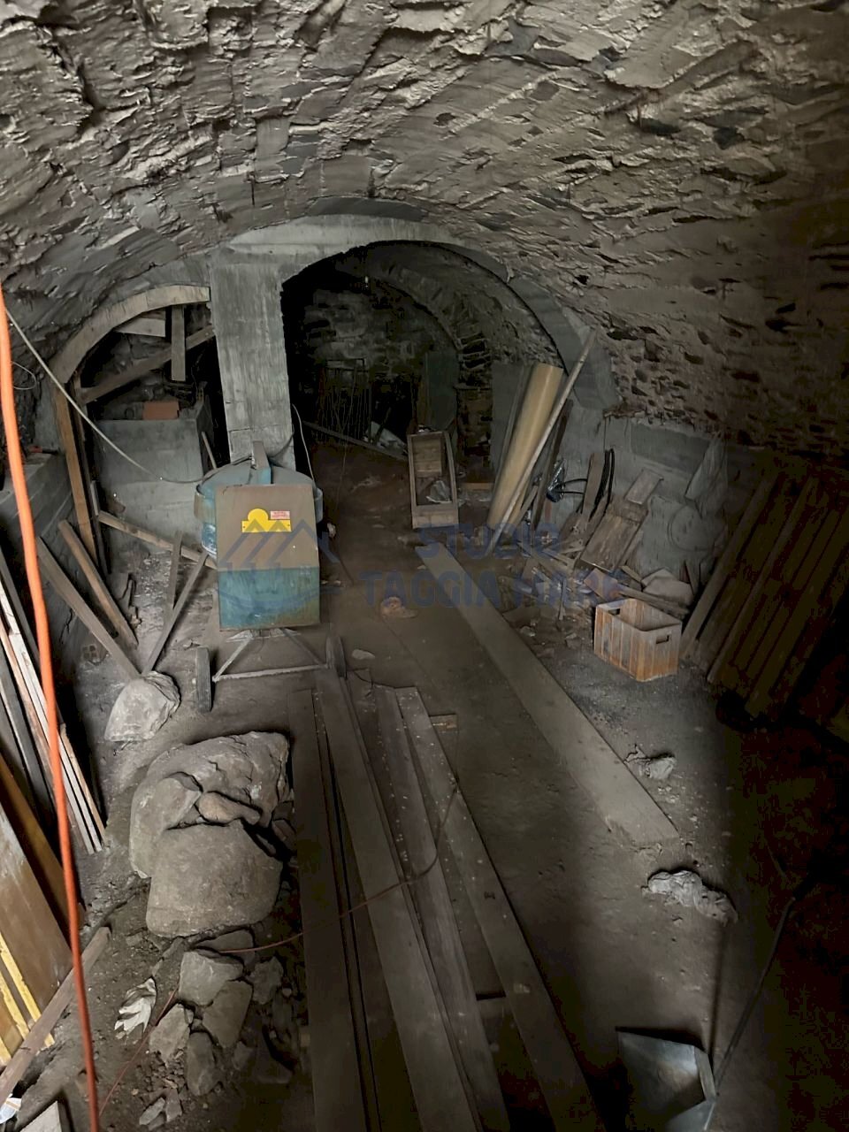 Immagine WhatsApp 2025-03-31 ore 16.53.40_34c2af7e - Magazzino Via Ponte, Badalucco - foto 3