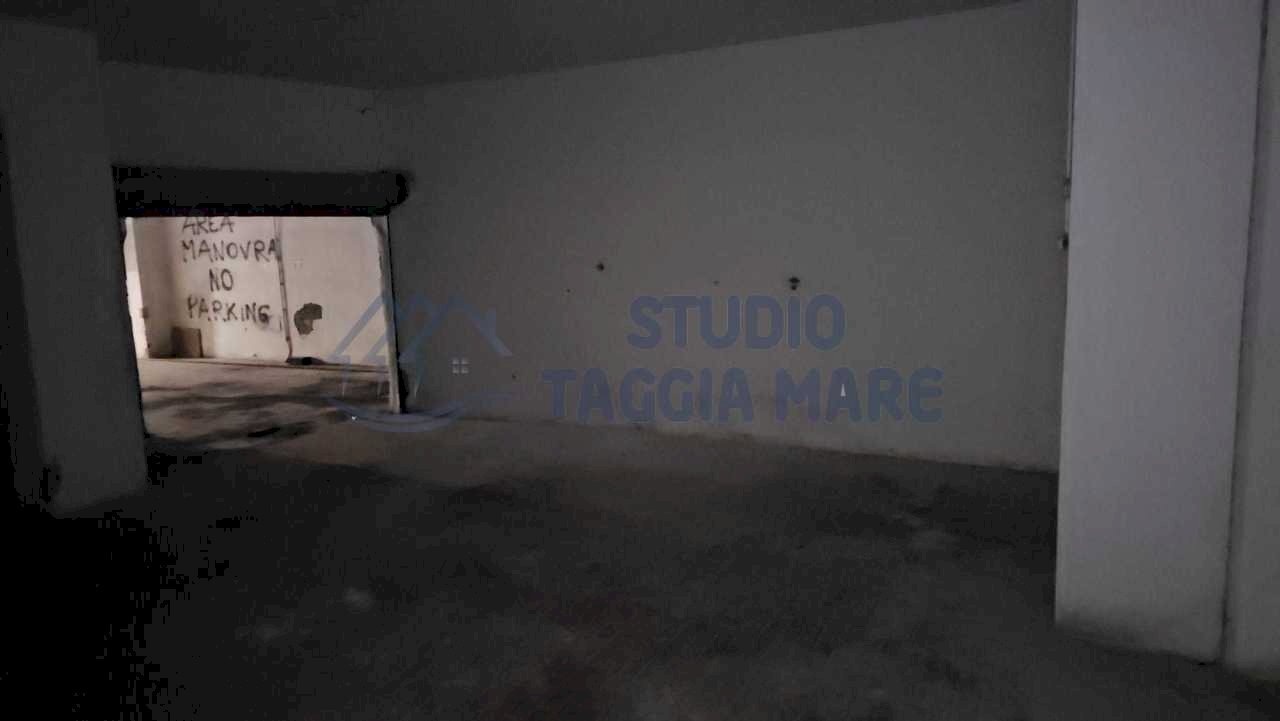 PHOTO-2025-03-24-16-07-29 2.jpg - Box Via della Stazione 149, Taggia - photo 1