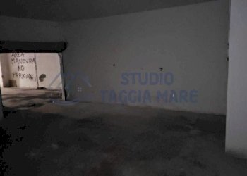 PHOTO-2025-03-24-16-07-29 2.jpg - Box Via della Stazione 149, Taggia - foto 1