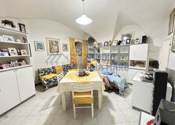 1.JPG - Trilocale Via NIno Bixio, Riva Ligure - foto 3