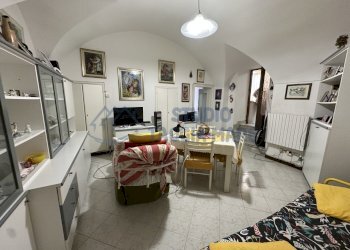 2.JPG - Trilocale Via NIno Bixio, Riva Ligure - foto 1