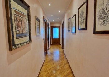 corridoio appartamento via giuffrida genova.jpg - Appartamento Via Graziella Giuffrida 11, Genova - foto 24