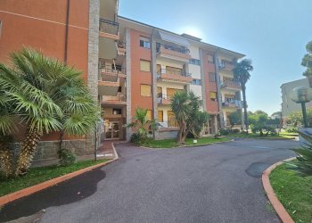 2.jpg - Trilocale largo cambiaso 1, Diano Marina - foto 1