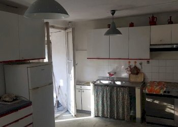 Cucina lato nord (1).jpg - Rustico Varazze - foto 11