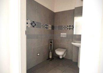 BAGNO - Locale Commerciale Via Ponte Vecchio 999, Perugia - foto 7