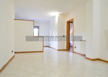 SOGGIORNO - Trilocale Via Giuseppe Lunghi 100, Perugia - foto 1
