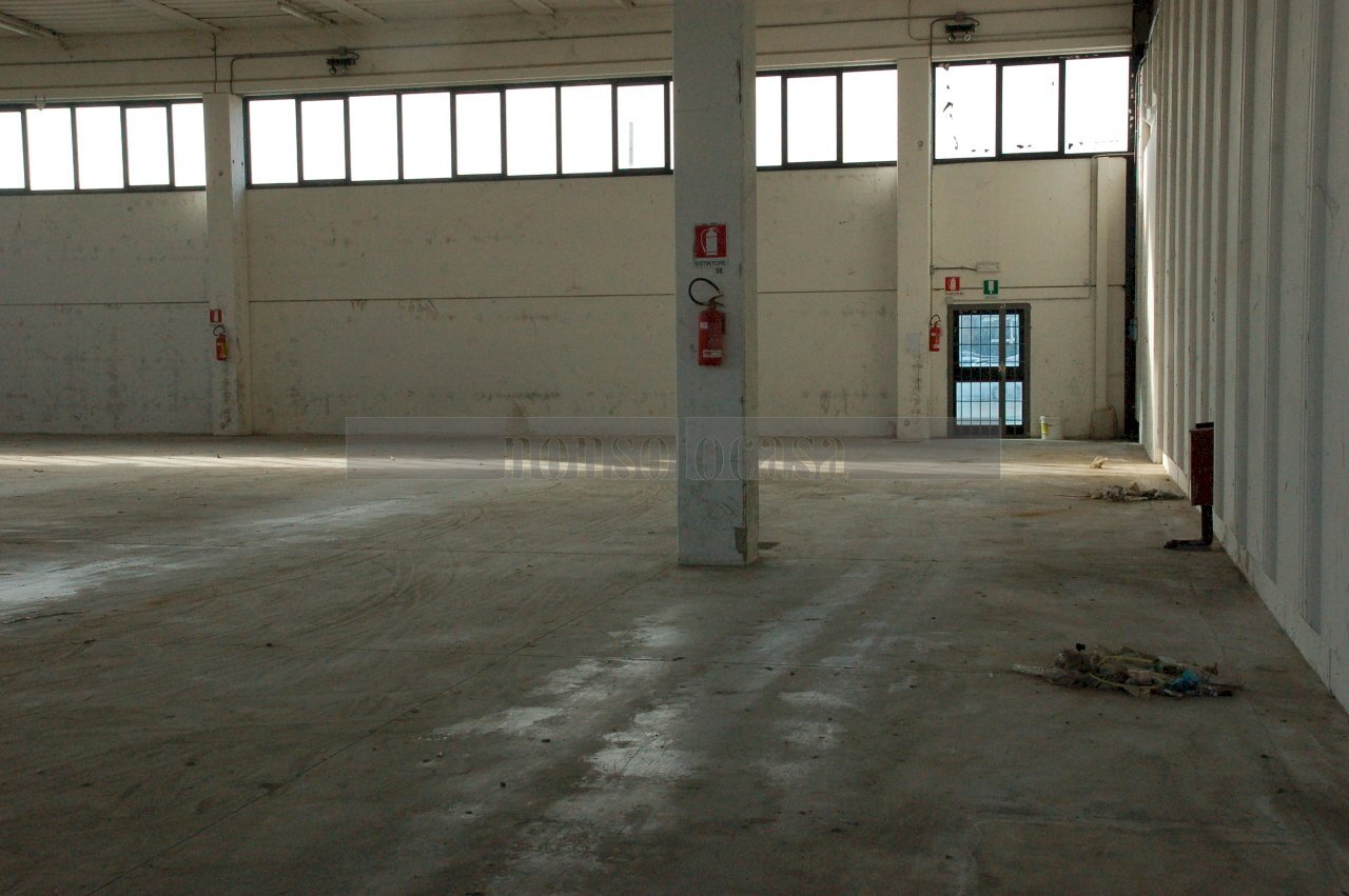 INTERNO - Shed Via Gustavo Benucci 999, Perugia - photo 1