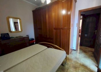 camera da letto - Trilocale Andora - foto 11