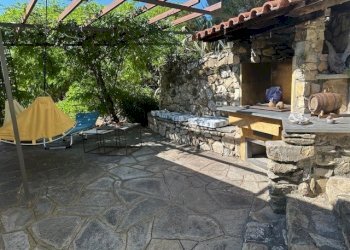 zona esterna attrezzata - Villa Andora - foto 14