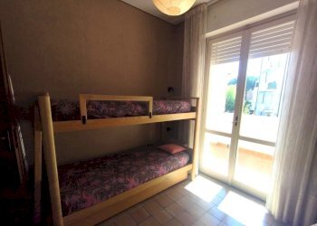 camera da letto - Trilocale Andora - foto 13