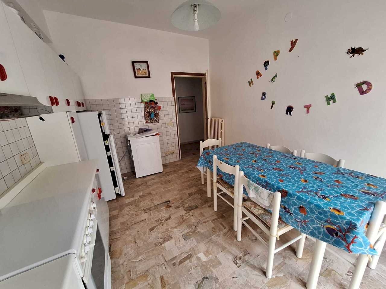 soggiorno con angolo cottura - Trilocale Andora - foto 1