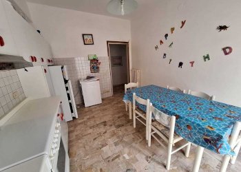 soggiorno con angolo cottura - Trilocale Andora - foto 1