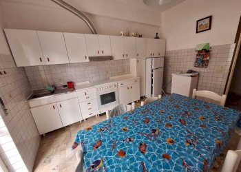 soggiorno con angolo cottura - Trilocale Andora - foto 3