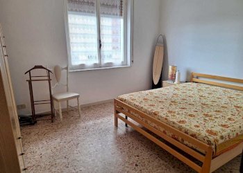 camera da letto - Trilocale Andora - foto 5