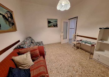 camera da letto - Trilocale Andora - foto 10