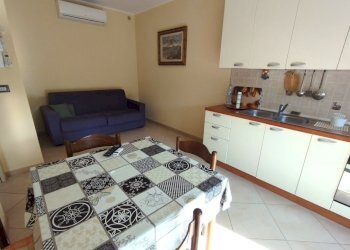 soggiorno con angolo cottura - Bilocale Andora - foto 2