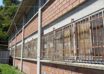 1.jpg - Commercial Premises at auction Via Du Cantu 27, Cogorno - photo 1