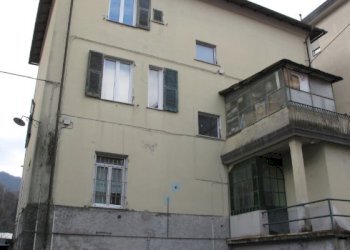 2.png - Magazzino all'asta Via Fratelli Canepa 48A, Serra Riccò - foto 1