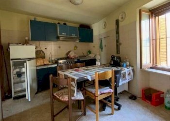 8.jpg - Townhouse at auction Via Incisa, Cortiglione - photo 2