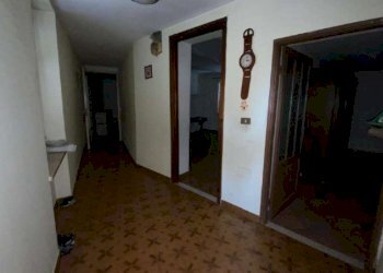 2.jpg - Townhouse at auction Via Incisa, Cortiglione - photo 3