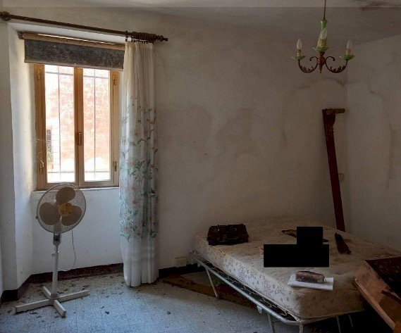 4.jpg - Townhouse at auction Piazza della Chiesa 12, Luni - photo 3