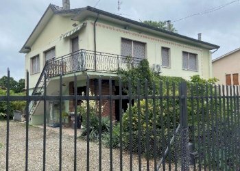 2.jpg - Villa all'asta Via de Gasperi 8, Sale - foto 1