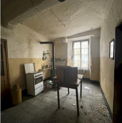 3.jpg - Two-room apartment at auction Via Portici 10, Varese Ligure - photo 3
