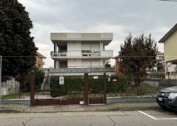 2.jpg - Appartamento Via Francesco Rossi 38, Vercelli - foto 1